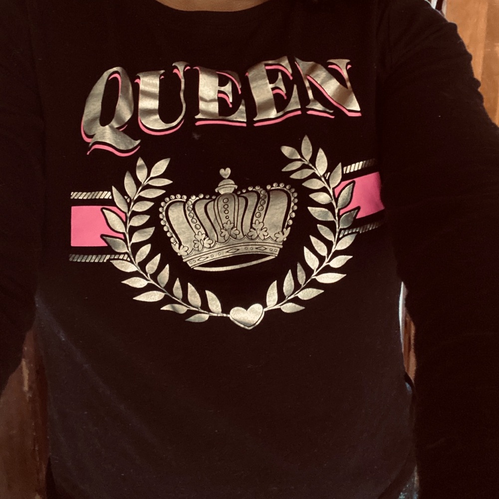 Long sleeved Black & Gold QUEEN Top / Shirt- BNWT
